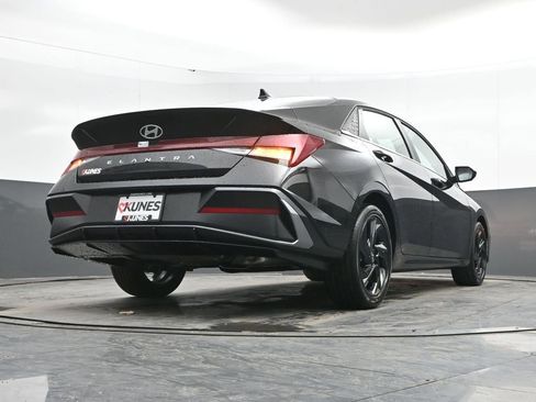 New 2026 Hyundai Elantra SEL Sport Premium FWD image 38