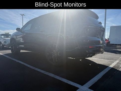 Used 2025 Chevrolet Traverse RS AWD/4WD image 8