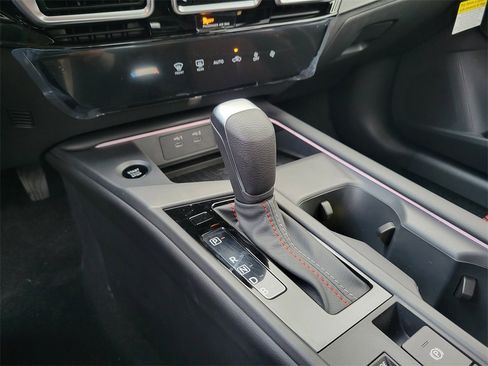 New 2026 Nissan Sentra SR w/ Floor Mat Package image 9