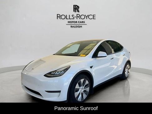 Used 2023 Tesla Model Y Long Range AWD/4WD image 2