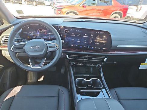 New 2026 Chevrolet Traverse Z71 w/ Driver Confidence Package image 9