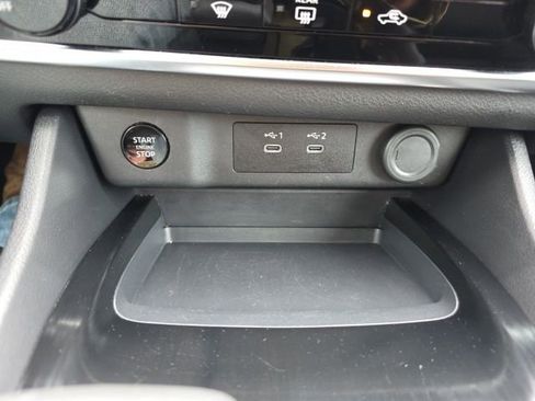 Used 2024 Nissan Rogue S AWD/4WD image 17