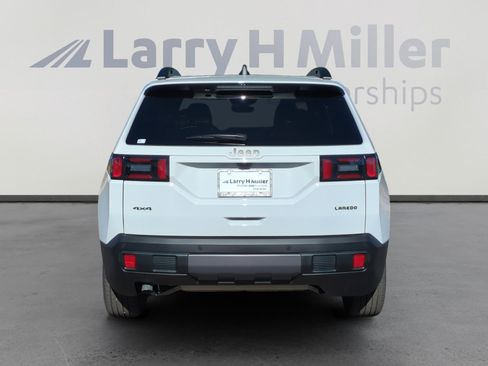 New 2026 Jeep Cherokee Laredo image 4
