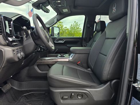 New 2025 Chevrolet Silverado 2500 LTZ w/ Trail Boss Package AWD/4WD image 6