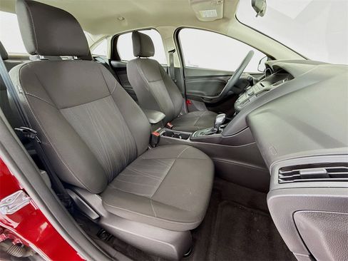 Used 2017 Ford Focus SE image 24