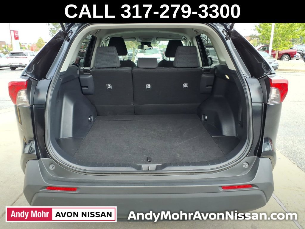 Used 2025 Toyota RAV4 LE AWD/4WD image 11