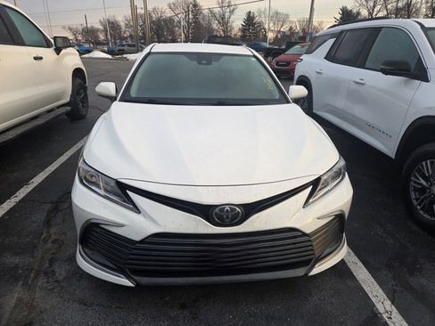 Used 2023 Toyota Camry LE image 2