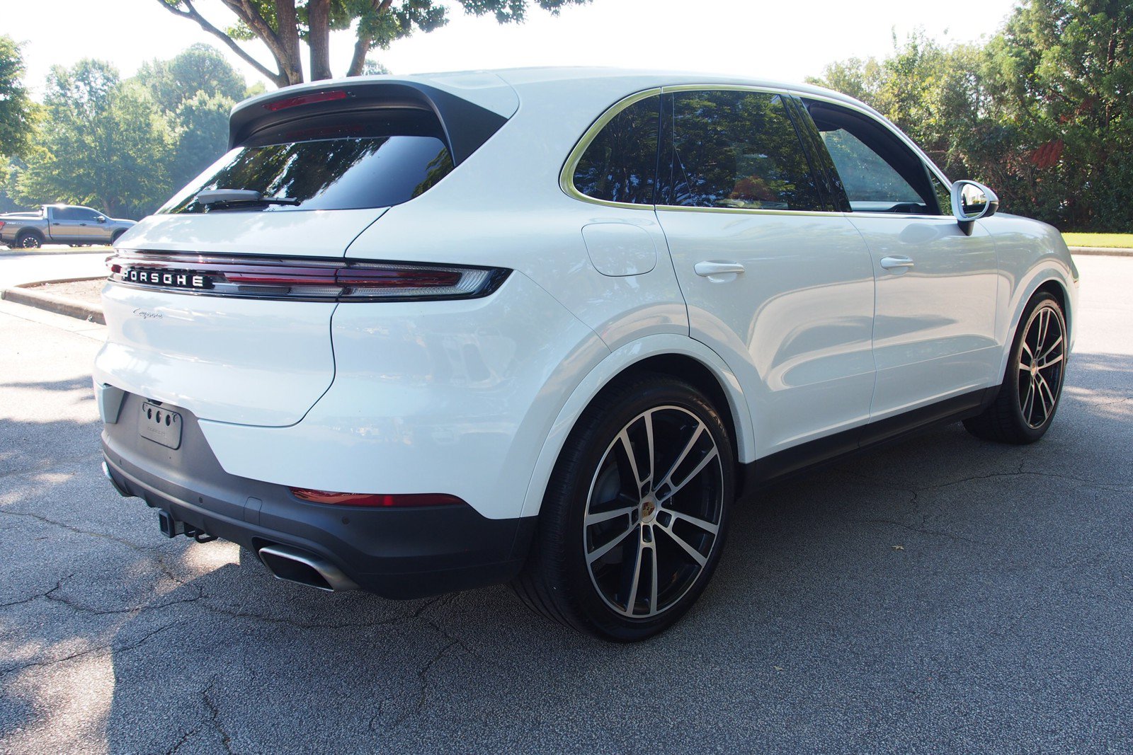 Used 2024 Porsche Cayenne AWD/4WD image 7