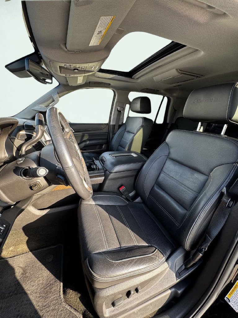 Used 2018 GMC Yukon Denali w/ Open Road Package AWD/4WD image 25