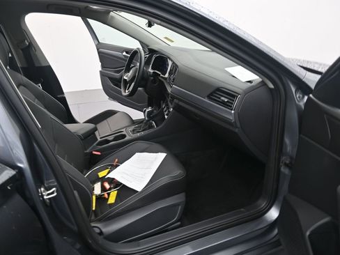Used 2023 Volkswagen Jetta SE FWD image 22