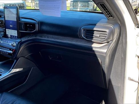 Used 2020 Ford Explorer Platinum w/ Premium Technology Package image 33