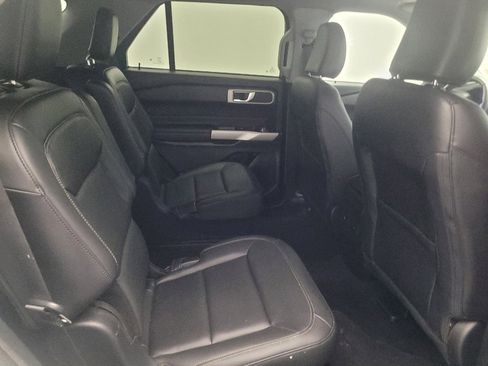 Used 2024 Ford Explorer XLT w/ Equipment Group 202A RWD image 19