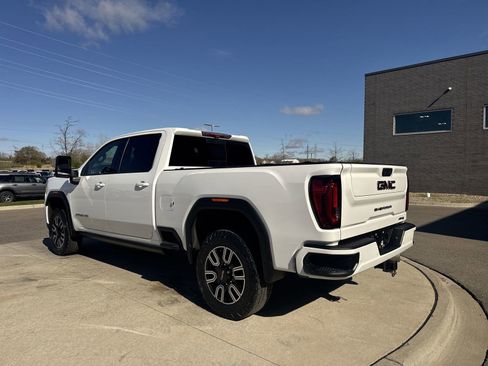 Used 2021 GMC Sierra 2500 AT4 w/ AT4 Premium Plus Package AWD/4WD image 5