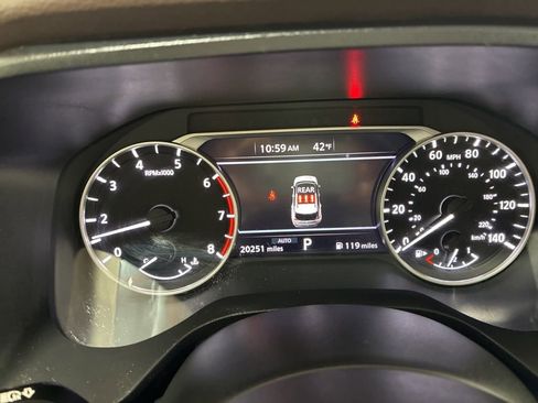 Used 2023 Nissan Rogue SV image 15