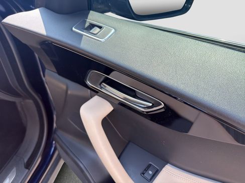 Used 2020 Jaguar F-PACE Premium AWD/4WD image 16