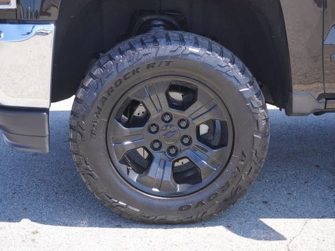 Used 2018 Chevrolet Silverado 1500 LT w/ All Star Edition AWD/4WD image 10