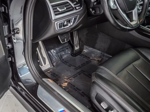 Used 2019 BMW 740i w/ M Sport Package RWD image 41