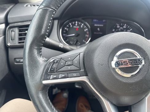 Used 2018 Nissan Rogue SV image 26
