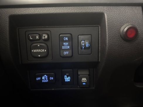 Used 2016 Toyota Tundra Platinum image 20