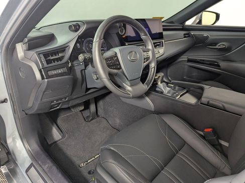 Used 2025 Lexus ES 300h Ultra Luxury w/ Accessory Package (Z1) image 20