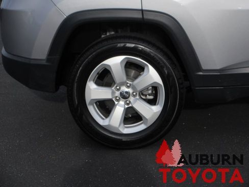Used 2018 Jeep Compass Latitude image 4