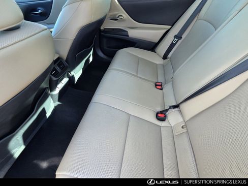 Certified 2019 Lexus ES 300h w/ Accessory Package image 29