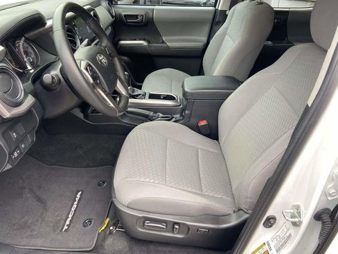 Used 2023 Toyota Tacoma SR5 w/ Technology Package image 17