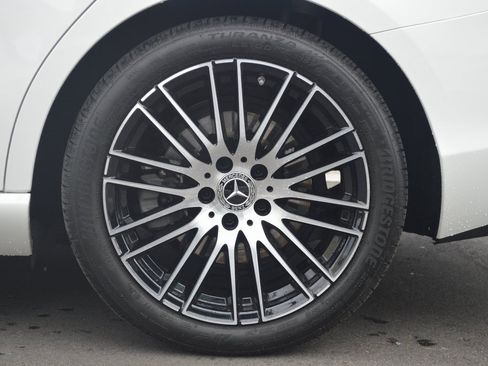 Certified 2025 Mercedes-Benz C 300 4MATIC Sedan image 10