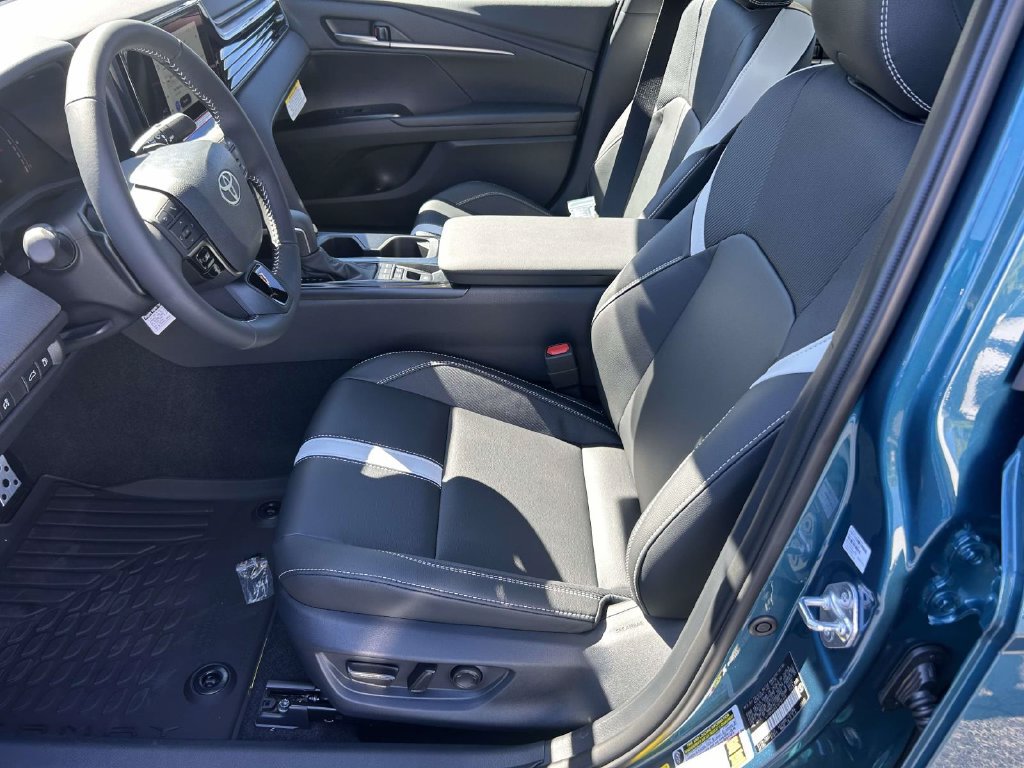 New 2026 Toyota Camry SE FWD image 14