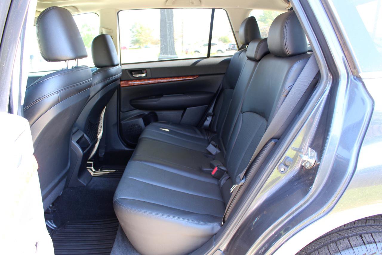 Used 2011 Subaru Outback 2.5i Limited AWD/4WD image 29
