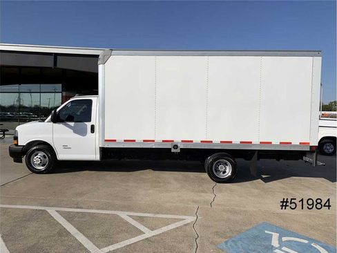 Used 2023 Chevrolet Express 4500 Extended w/ Power Convenience Package image 4