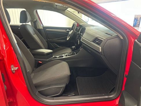 Used 2019 Volkswagen Jetta SE image 14