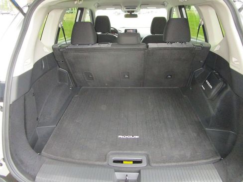 Used 2023 Nissan Rogue SV image 11