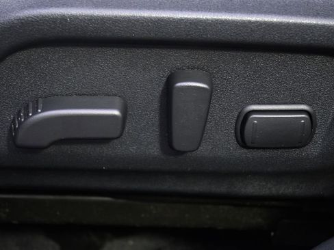 Used 2018 Subaru Outback 2.5i Limited AWD/4WD image 10