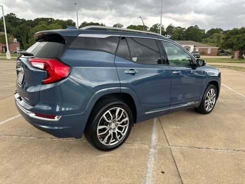 Used 2024 GMC Terrain Denali w/ Denali Premium Package AWD/4WD image 4