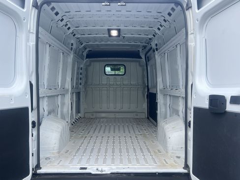 Used 2025 RAM ProMaster 2500 w/ Convenience Group FWD image 19
