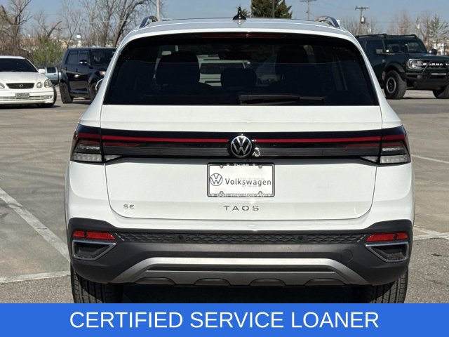 Certified 2026 Volkswagen Taos SE FWD image 3
