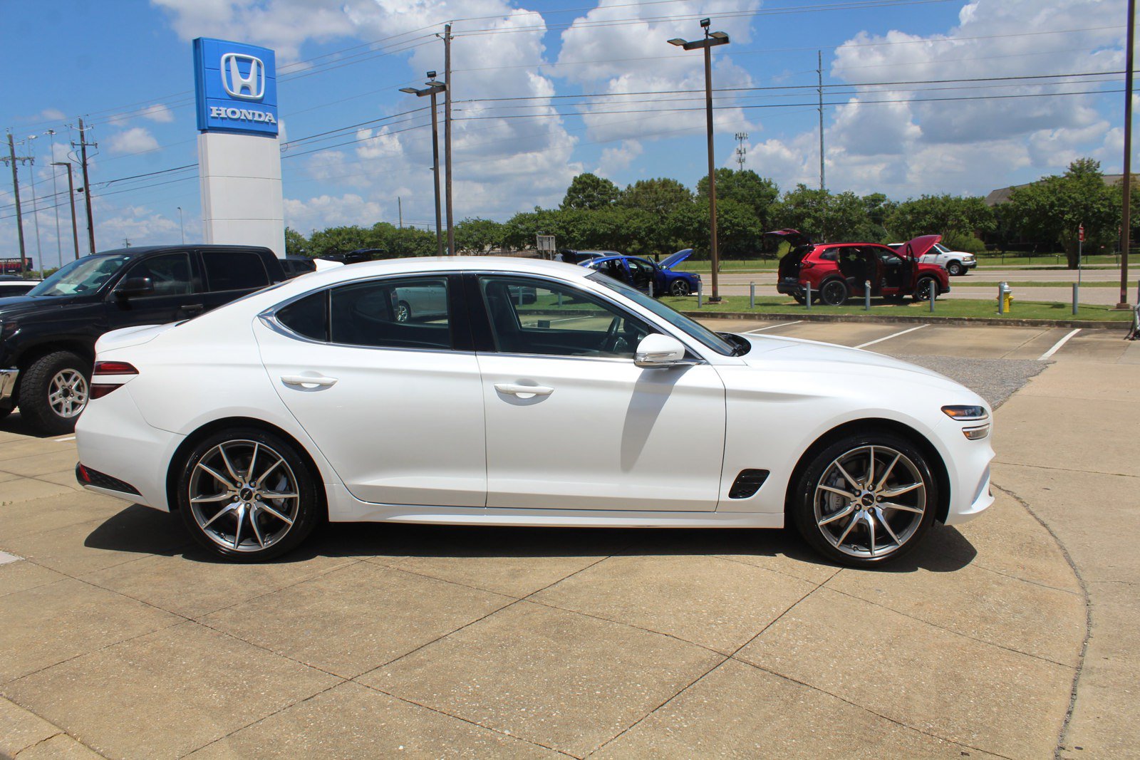 Used 2025 Genesis G70 2.5T RWD image 4