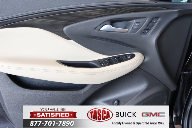 Used 2020 Buick Envision Essence FWD image 12