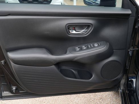 Used 2024 Honda HR-V EX-L image 4