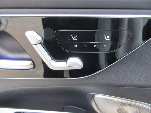 Used 2023 Mercedes-Benz GLC 300 4MATIC image 28