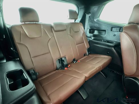 Certified 2025 Kia Telluride SX w/ SX Captain's Chair Package FWD image 28