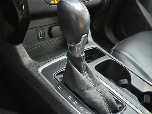 Used 2017 Ford Escape Titanium image 15