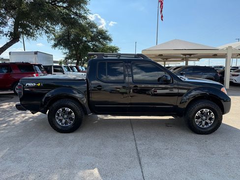 Used 2015 Nissan Frontier PRO-4X AWD/4WD image 8