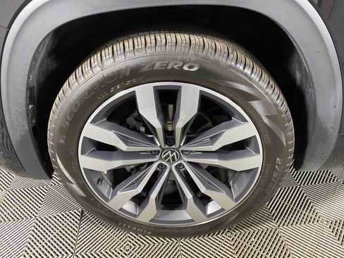 Used 2021 Volkswagen Atlas SEL R-Line image 14