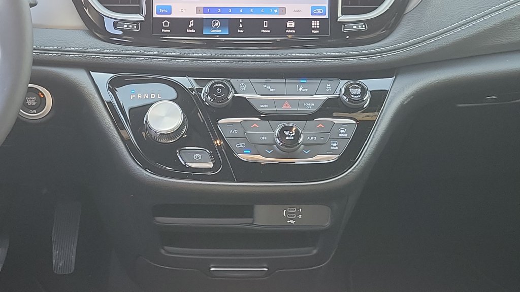 New 2027 Chrysler Pacifica Select w/ Family Tech Group FWD image 15