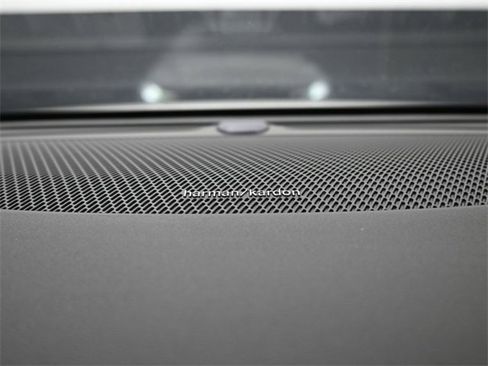 Used 2024 Volvo S60 B5 Plus image 31