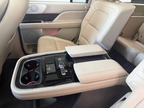 Used 2021 Lincoln Navigator Reserve AWD/4WD image 20