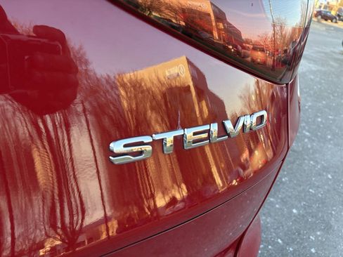 Used 2018 Alfa Romeo Stelvio AWD image 12