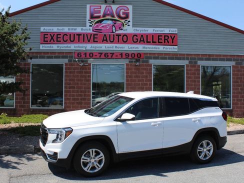 Used 2024 GMC Terrain SLE AWD/4WD image 1